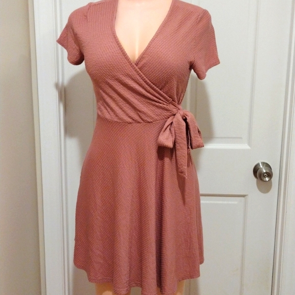 Pink Dress size medium NWT - Picture 1 of 5